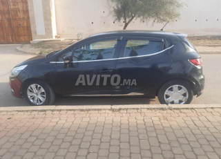 À vendre Renault Clio 4 modèle 2015, voiture en bon état