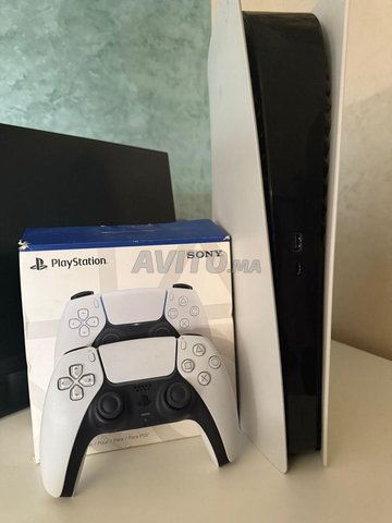 بلاي ستيشن 5 الرقمية مع جهازي تحكم