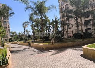 شقة مميزة للبيع في أبواب كاليفورنيا