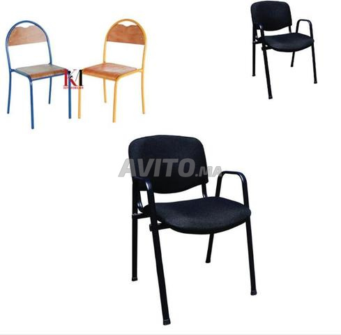 Chaise semi-métallique avec tablette écritoire