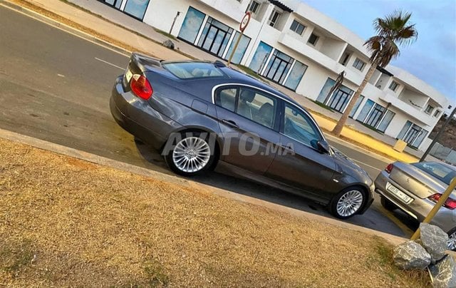 Bmw serie 3 phase 1 325i  essence 14cv