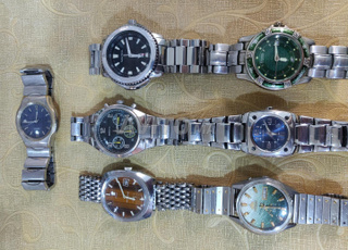 ساعات ومجوهرات