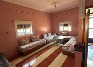 دار للبيع في اسطيحة قرب البحر