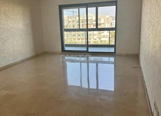 شقة 3 غرف فارغة للإيجار في كاليفورنيا