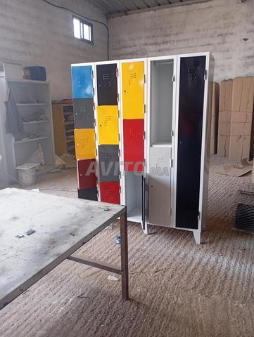 Mobilier métallique pour vestiaires collectifs à Tanger