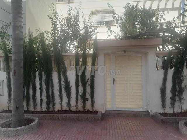 دوبلكس بمدخل مستقل ومساحة حديقة - 2