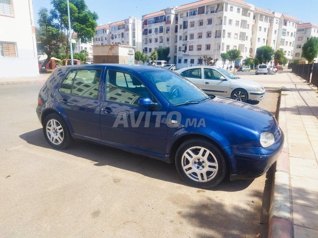 سيارة عامرة بتكييف مركزي وزجاج كهربائي × 4 جنوط ألمنيوم