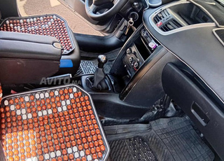 Peugeot 207 Essence Manuelle 2010 à Guelmim