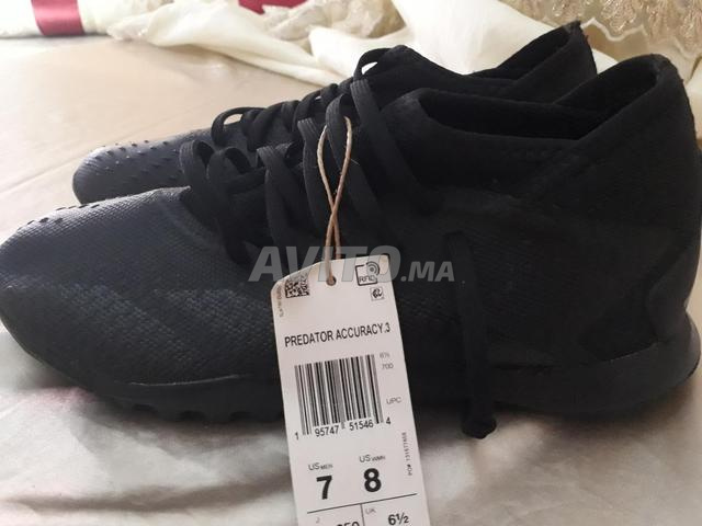 Chaussures PUMA neuves de football venant des États-Unis taille 40 restantes