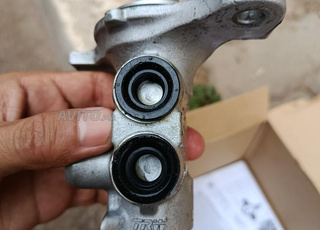 Pompe de frein TRW neuve pour Clio 4