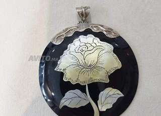 قلادة فضية وعاج 😍