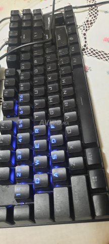 لوحة مفاتيح ميكانيكية للألعاب نوع ألوان RGB