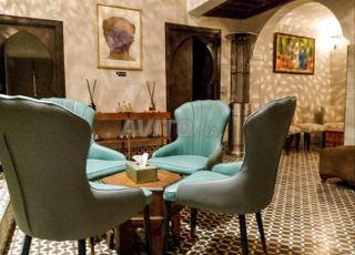 1 réceptionniste spa et 1 esthéticienne