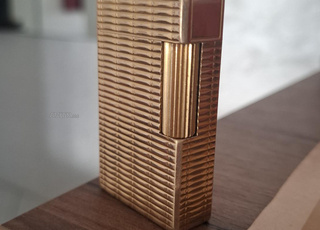 ولاعة ذهبية