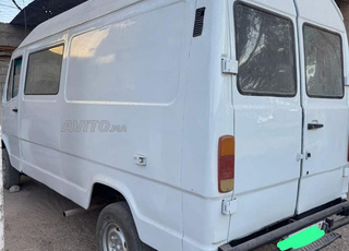 Mercedes-Benz 207 DDiesel Manuelle 1988 à Agadir