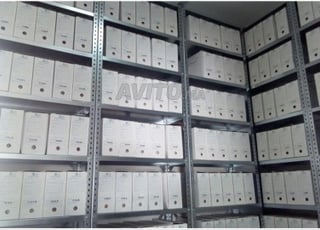 رفوف بخمسة طوابق متوفرة