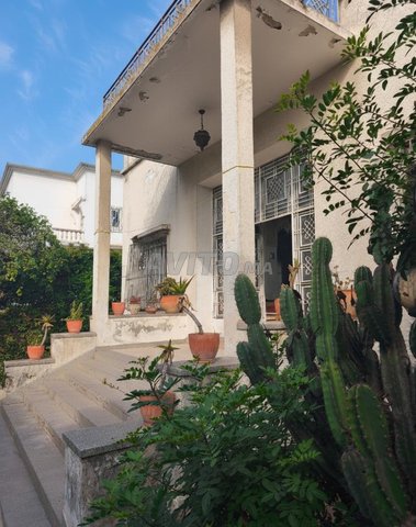 Villa à rénover ou à démolir terrain 714m² POLO