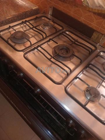 Fer à repasser nqy 2500dh et 2 lits complets 2000dh