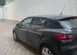 رينو كليو بنزين يدوي 2017 في الدار البيضاء