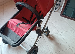 عربة أطفال للبيع