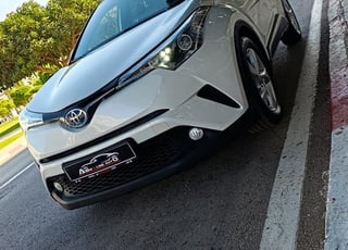 TOUTE OPTION TOYOTA C-HR HYBRID MODÈLE 2018