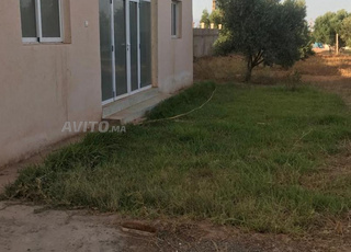 Ferme côté aéroport