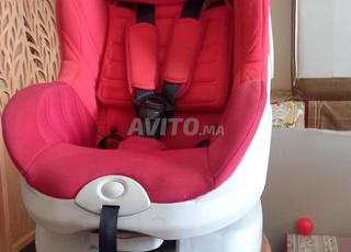 كرسي السيارة خاص بالأطفال