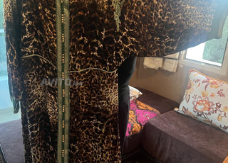 Caftan neuf en très bon état