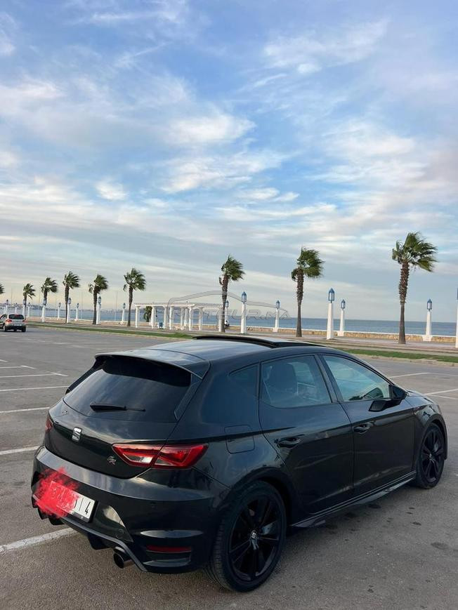 seat leon .