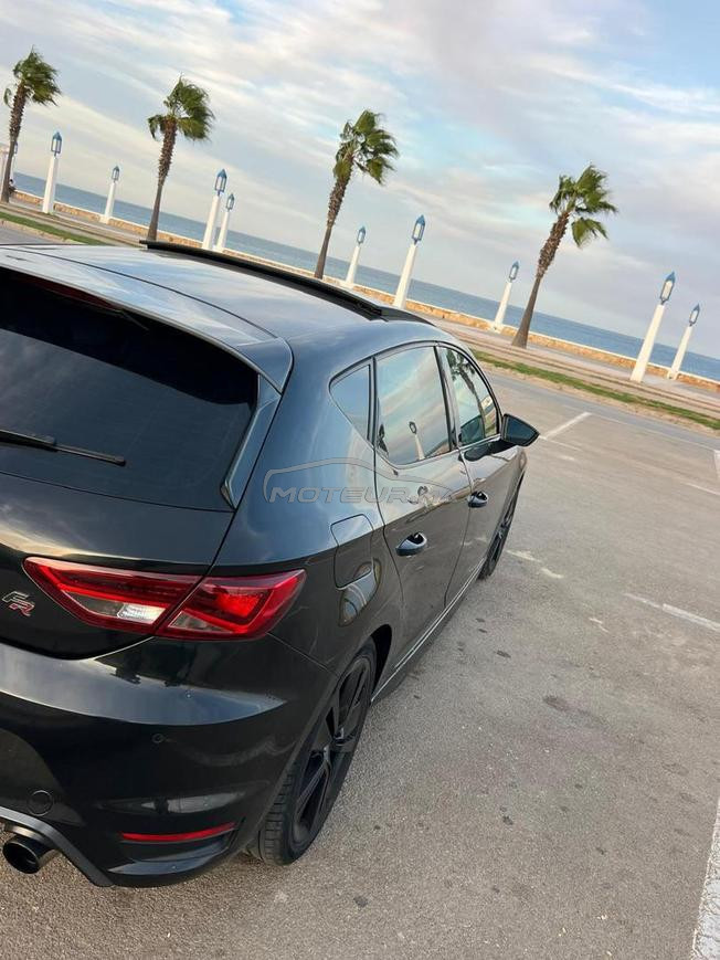 seat leon .