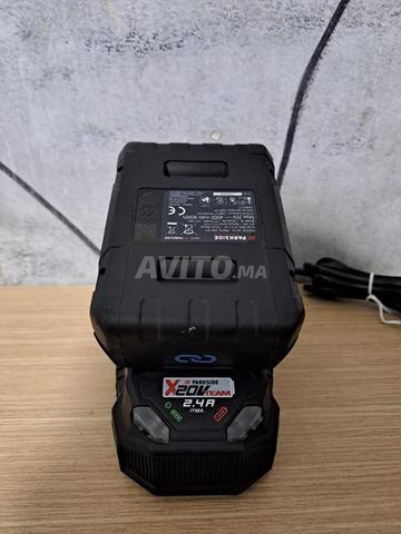 batteries 4Ah et chargeur 2,4Ah 20v Parkside