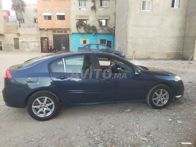 laguna 3  للبيع في حالة لا بأس بها