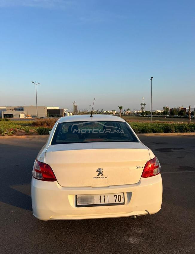 بيع سيارة بيجو 301