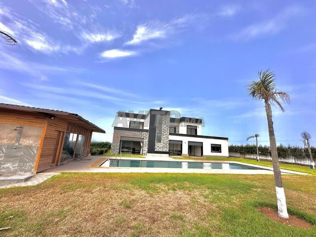 villa de 10000 m² titrée