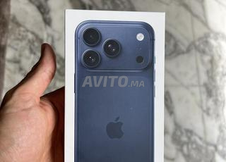 آيفون 17 برو 256 جيجابايت أزرق داكن