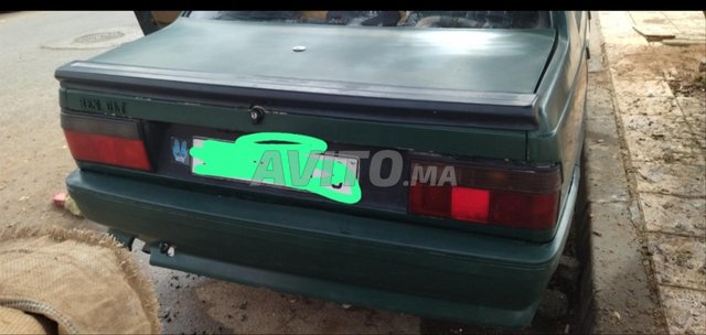 سيارة من نوع R9 حالة جيدة وسعر مناسب