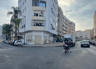 un bel café pâtisserie à vendre avec trois façade