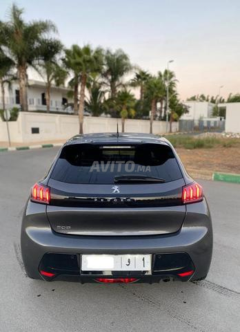 Peugeot 308 Diesel Automatique 2022 à Rabat - 2