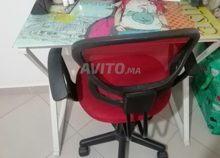 مكتب وكرسي جديد للبيع