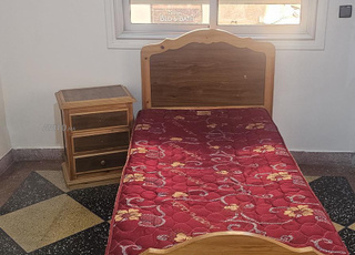 Lit avec matela et chevet