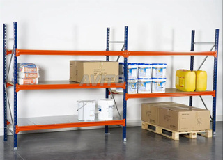 Rayonnage mi lourd pour un stockage organisé