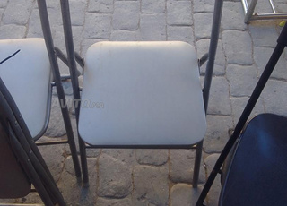 5 chaises en aluminium fabriquées en Espagne