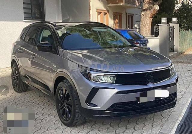 Grandland 6cv diesel AUTO peinture d'origine 2023