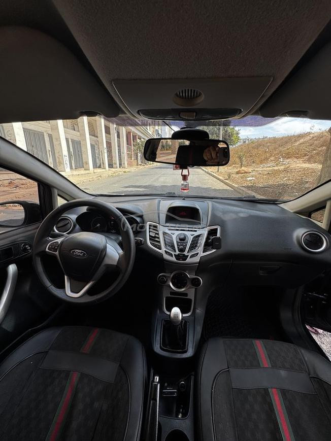 ford fiesta essence 