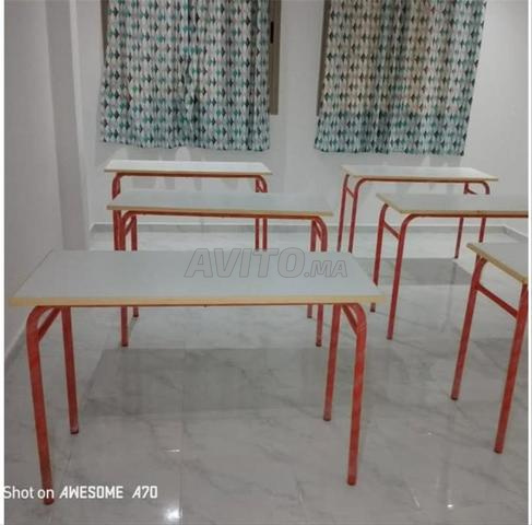 Table d'étude individuelle dispo à Laâyoune