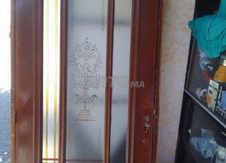 Porte en bois avec des épines, très bon état, taille 215/90