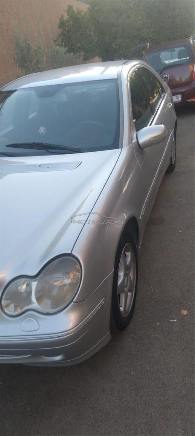 Mercedes benz 220 diesel modèle 2001