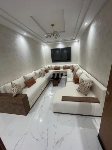 صالون جديد مع تخزين، بونج 33 بدون طاولات