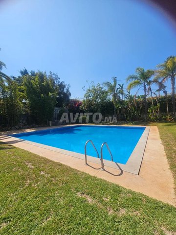 بيع فيلا فاخرة في السويسي