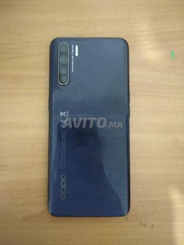 Ce téléphone a 11 Go de RAM et 128 Go